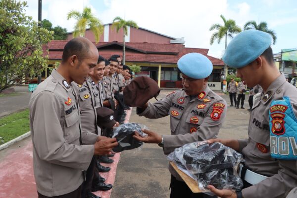 Kasipropam Polres Ketapang Pimpin Gaktiblin, Tegakkan Kedisiplinan dan Kerapian Personel