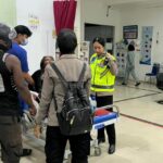 Patroli Malam Operasi Lilin Mansinam 2025, Personel Polda Papua Barat Sigap Tolong Warga di Manokwari