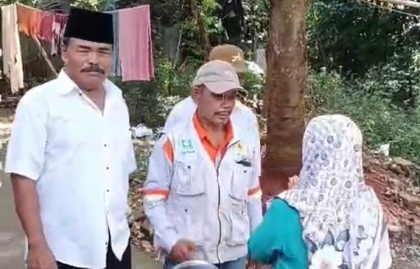 Pemdes Burangkeng Salurkan PAD Desa Rp1,5 Miliar