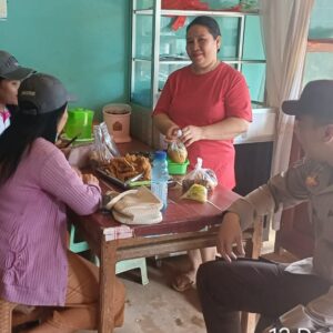 Polsek Meranti Gelar Patroli Siang Humanis, Dialog Langsung dengan Warga Landak