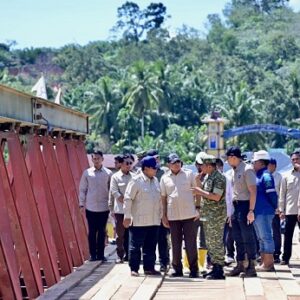 Prabowo Tinjau Jembatan Bailey Sungai Garoga, Akses Vital Tapanuli Selatan Kembali Terhubung