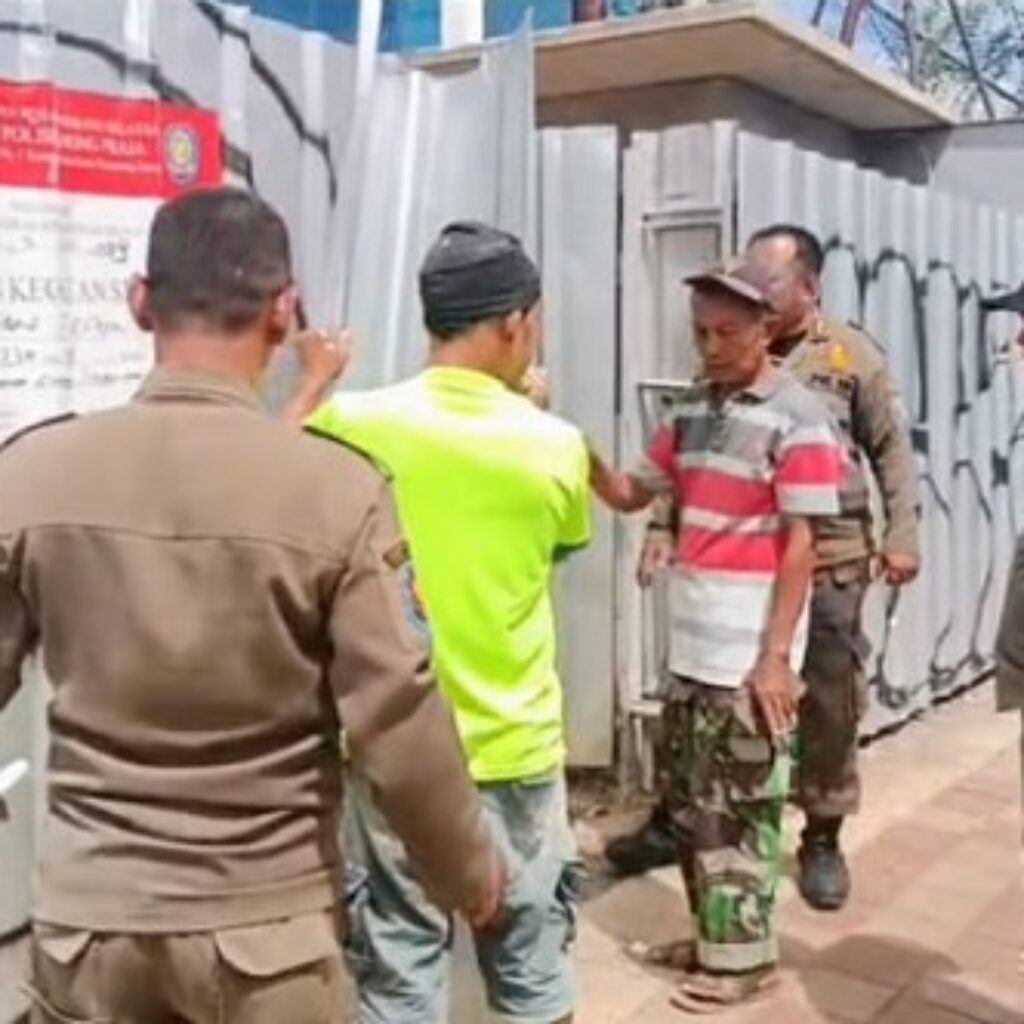 Segel Ditutup Seng, Proyek Diduga Tanpa Izin di Tangsel Abaikan Teguran Satpol PP