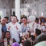 Raffi Ahmad Tinjau Posko Pengungsi Banjir di Langkat