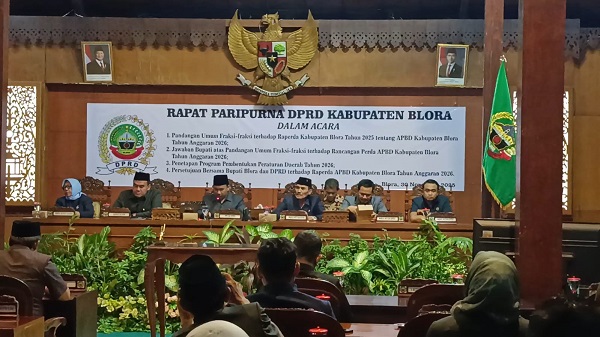 Rapat Paripurna DPRD Blora Digelar Hingga Malam