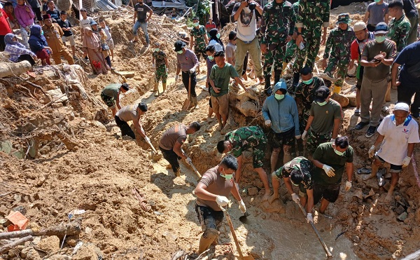 Tim Gabungan Temukan Jenazah Bocah Korban Longsor di Sibolga