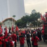 Aksi Buruh di Monas Desak Kenaikan Upah 2026 dan Hentikan Kriminalisasi Aktivis