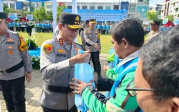 Kapolda Metro Jaya menghadiri Apel Presidium Ojol dan penyerahan Ojol Mart di Tangerang.