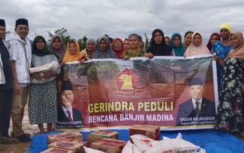 Fraksi Gerindra Madina menyalurkan bantuan kepada korban banjir di wilayah terisolir Siulangaling.