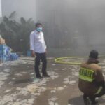 Polsek Rangkasbitung Cek TKP Kebakaran Toko Swalayan di Jalan Ahmad Yani