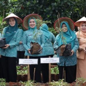Ketua PKK Lampung Resmikan Desa TAPIS, Ajak Warga Perkuat Ketahanan Pangan