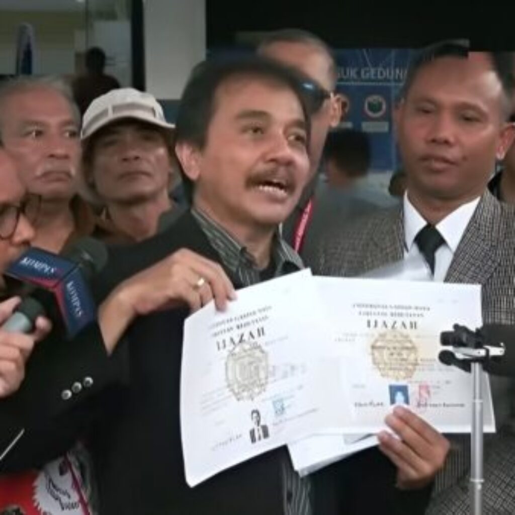 Roy Suryo Ungkap Perbedaan pada Scan Ijazah Jokowi