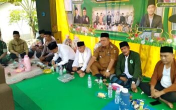 Camat Cirinten H. Udin Muhidin menghadiri peringatan Isra Mi’raj di Desa Karoya