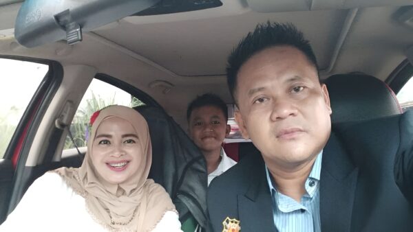 Ilustrasi dampak krisis ekologi di Jawa Barat berupa banjir dan longsor akibat kerusakan lingkungan dan alih fungsi lahan.