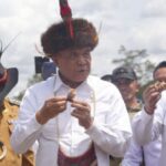 Menko Polkam Djamari Chaniago menghadiri upacara bakar batu di Papua Pegunungan