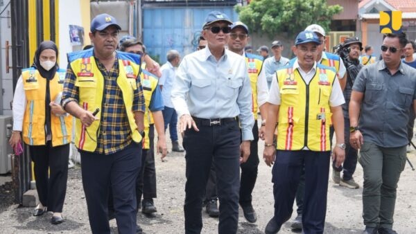 Menteri PU meninjau Posko Nataru di Jawa Tengah dan Jawa Timur