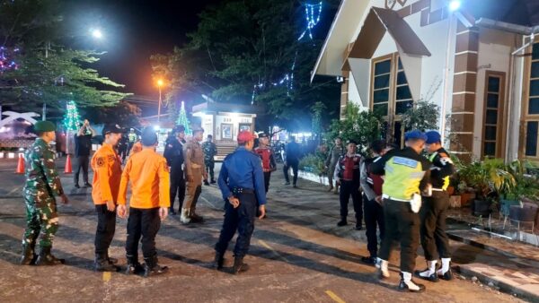 Patroli gabungan Polres Ketapang dalam Operasi Lilin Kapuas 2025