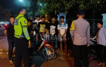 Patroli UKL Polres Ketapang menyisir titik rawan balap liar di Kota Ketapang pada malam akhir pekan.