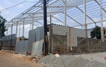 Pembangunan lapangan padel di Kedoya Selatan diduga tanpa PBG