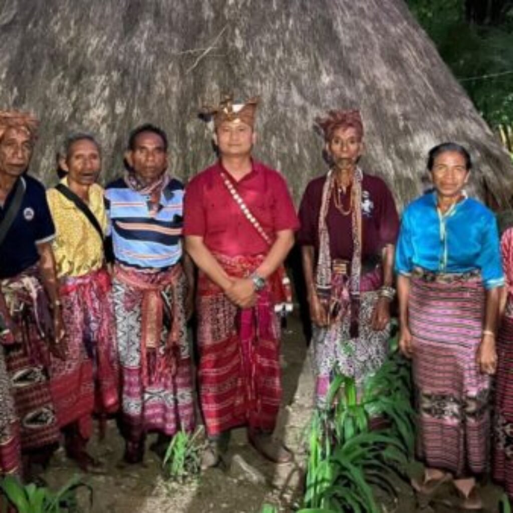 Prosesi Penobatan Usif Bukifan Indranas Gaho Berlangsung Sakral di Hauteas