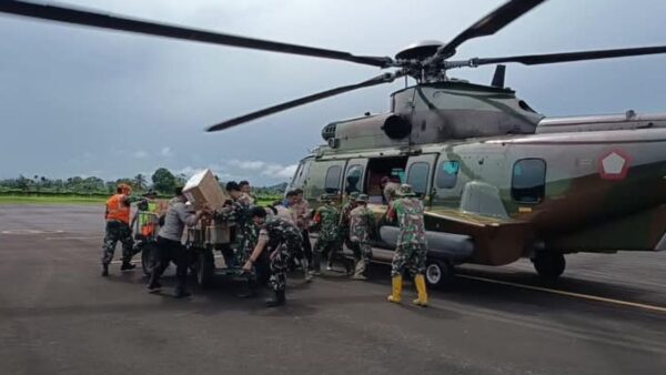 Helikopter TNI dan Basarnas dikerahkan untuk percepatan penanganan bencana di Aceh