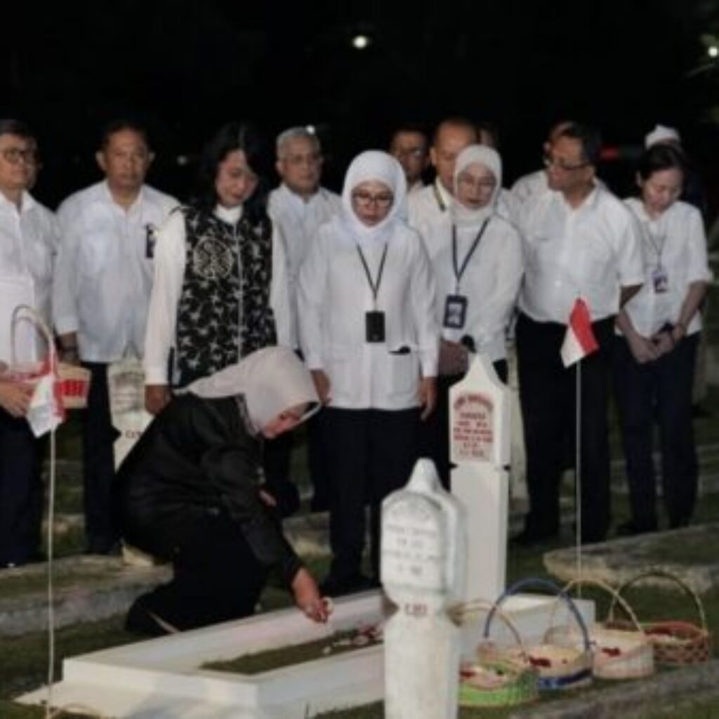 Kementerian PU Ziarah ke TMP Cikutra Jelang Hari Bakti ke-80