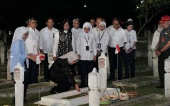 Kementerian PU ziarah Hari Bakti PU ke-80 di TMP Cikutra Bandung.