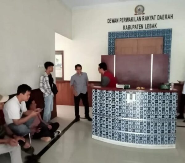 Diduga Usir Wartawan, Oknum Staf DPRD Lebak Saat Peliputan Rakor Huntara Diprotes