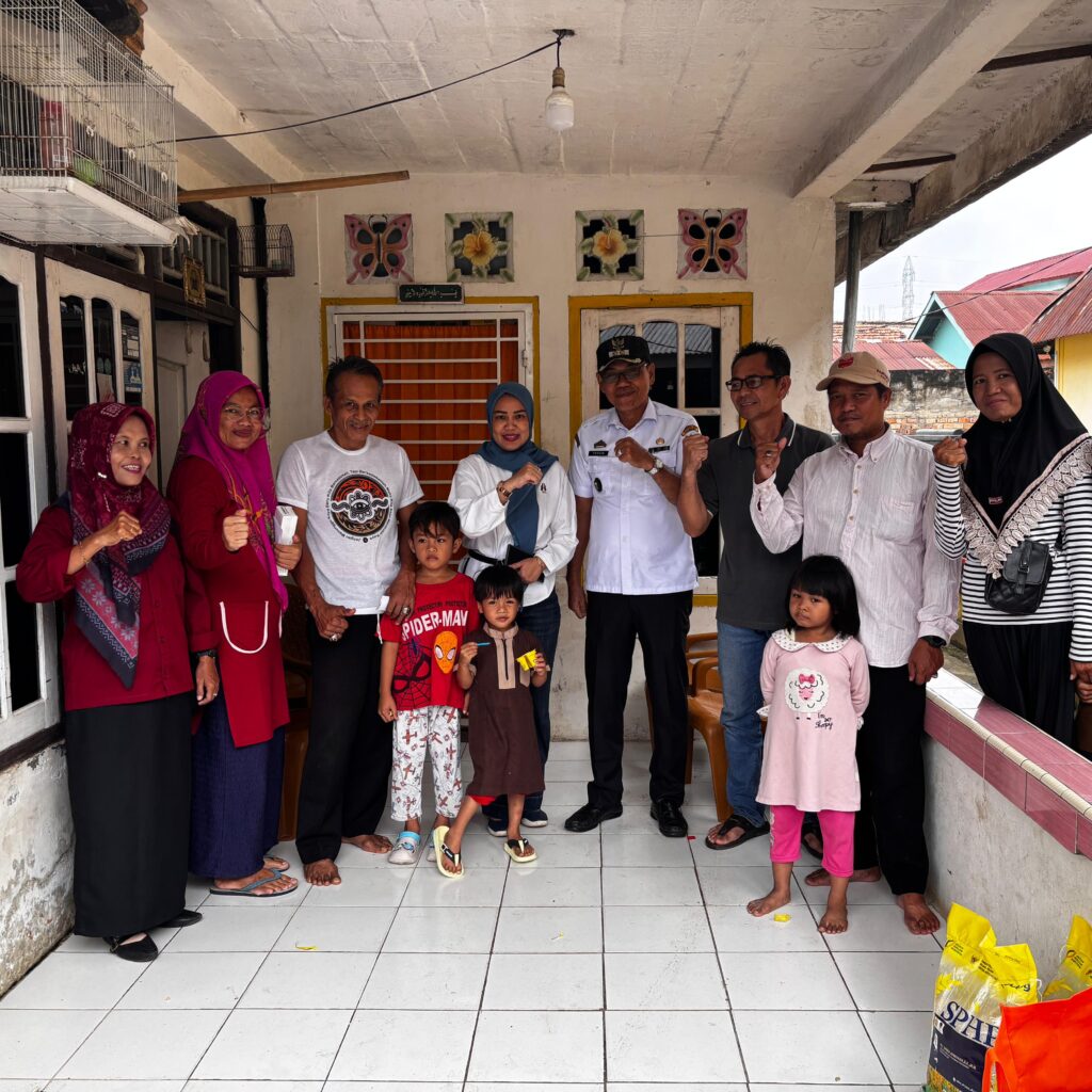 Anggota DPRD Palembang Hj. Sabia Afriana Tinjau Anak Terdampak Penyakit Cacingan di Gandus