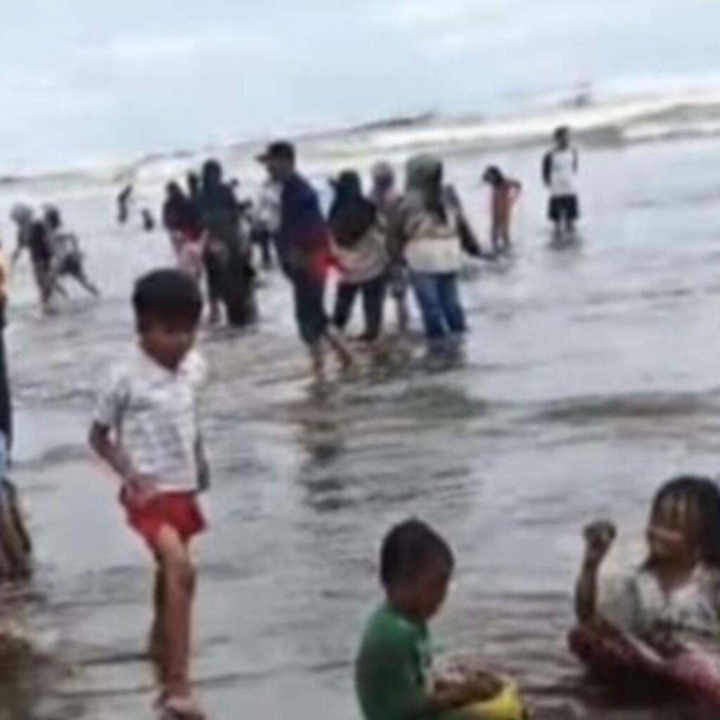 Pantai Bagedur Lebak Bangkit, Kunjungan Wisatawan Capai 75 Persen