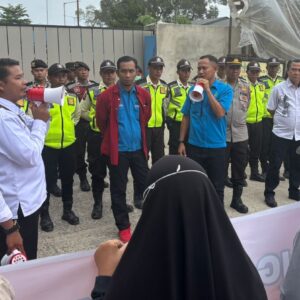 Keluhkan Debu dan Bau Produksi, Warga Ogan Ilir Gelar Aksi Damai di PT SPF