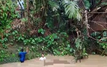 Jembatan Gantung Penghubung Dua Kecamatan di Lebak Roboh