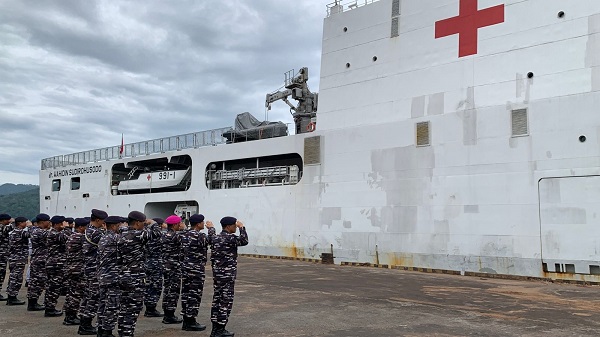 KRI dr. Wahidin Sudirohusodo-991 Berlayar dari Bitung