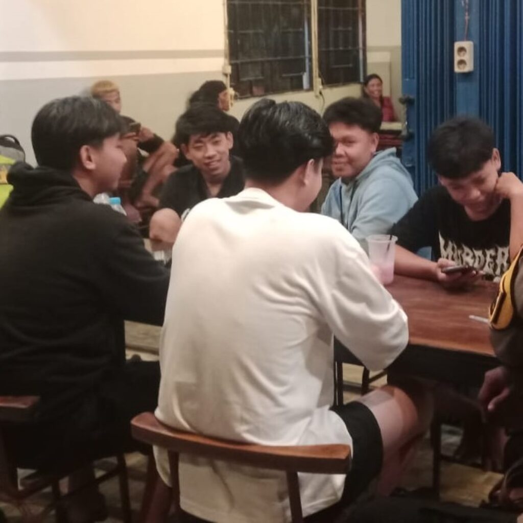 Kapolsek Simpang Hulu Pimpin Patroli Dialogis, Sampaikan Pesan Kamtibmas ke Warga