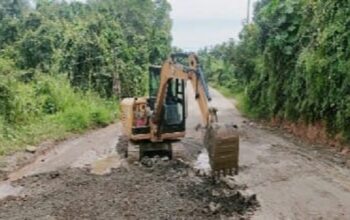 Kementerian PU Preservasi Jalan Sp. Blusuh–Sendawar Kaltim,