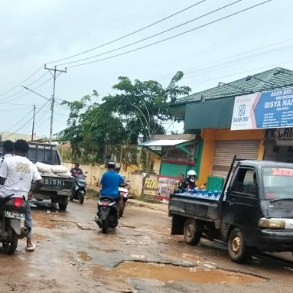 Kerusakan Jalan Gak Merauke Kian Parah, Warga Desak Bupati Turun Tangan