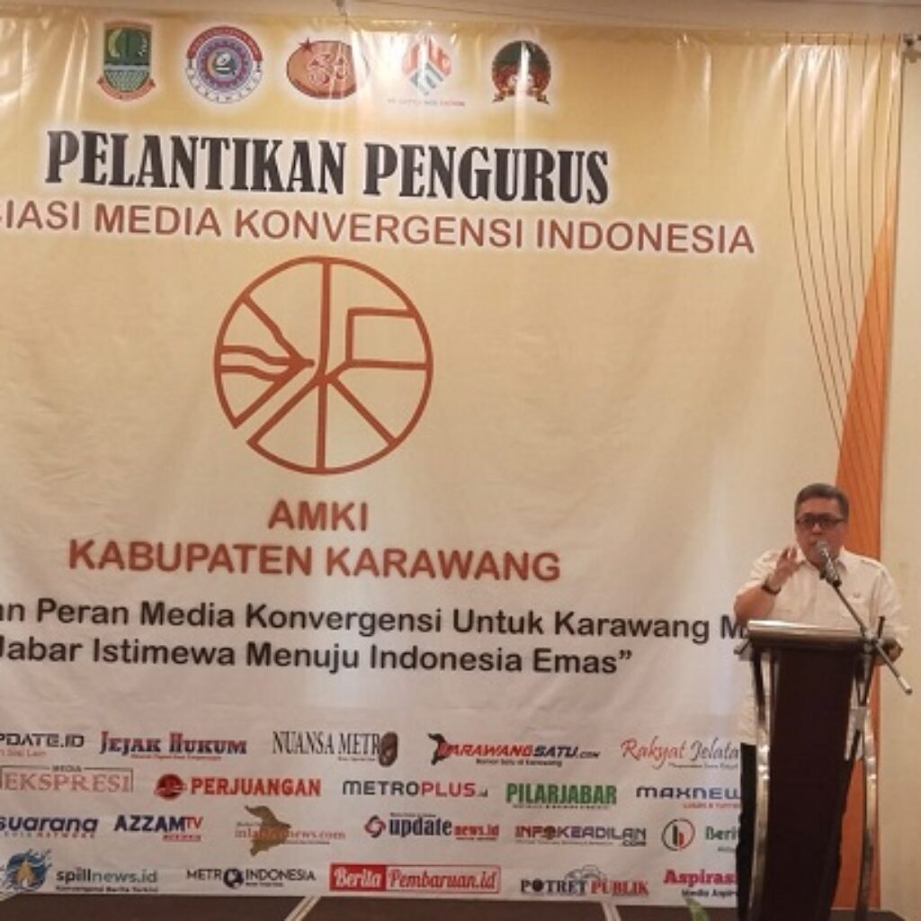 Lantik Pengurus Karawang, Ketua Umum AMKI Dorong Penguatan Media Konvergensi dan Kemitraan Strategis