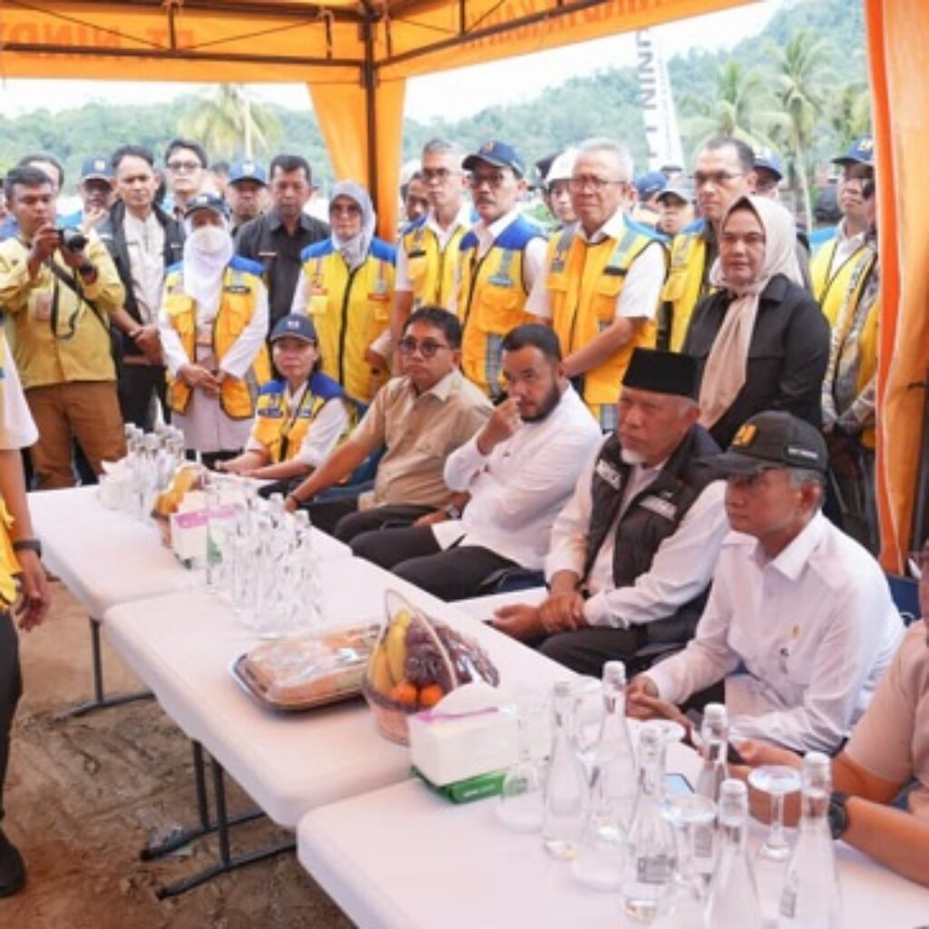 Menteri PU Dody Tinjau Penanganan Darurat serta Rehabilitasi Rekonstruksi Sungai Kuranji di Sumatera Barat