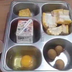 Viral Menu Makan Bergizi Gratis di SMA Negeri 1 Cigemblong, Telur dan Jagung Disajikan Mentah