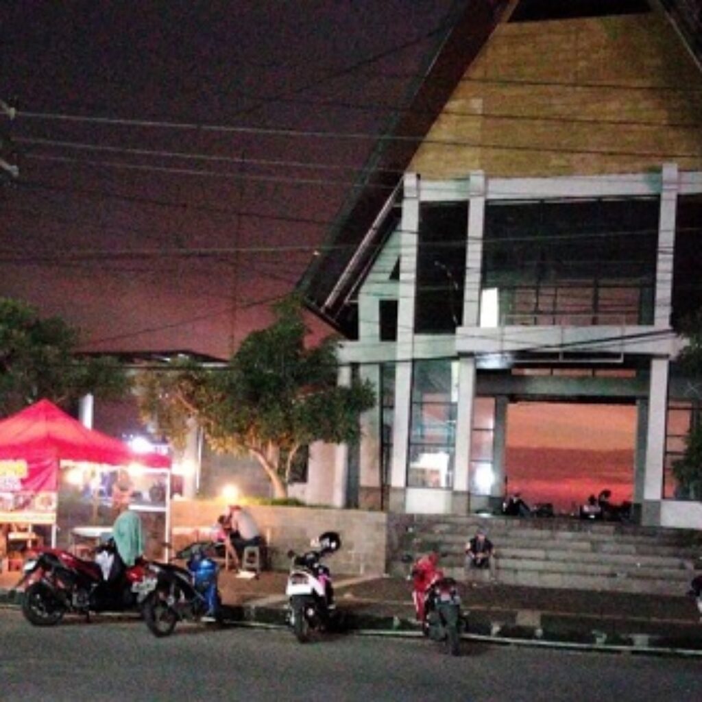 Patok Harga Rp5.000, Parkir Liar di Taman Gadobangkong Diprotes Warga, Peran Dinas Pemkab Sukabumi Dipertanyakan