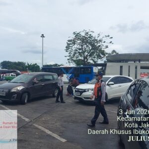 Penertiban Parkir Liar di Terminal Kalideres Diperketat, Area Taman Kembali Ditata