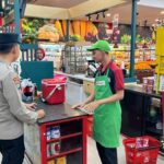 Patroli Malam, Polsek Rangkasbitung Edukasi Kamtibmas Karyawan Alfamidi di Lebak