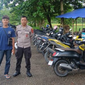 Polsek Rangkasbitung Patroli Cek Parkir Kolam Renang BIM: Imbau Waspada Curi Motor