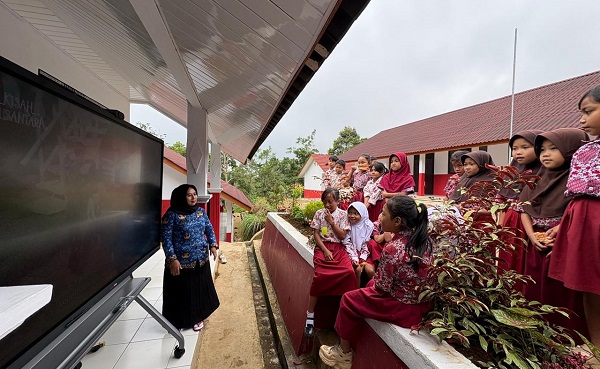 SDN 2 Keboncau Manfaatkan Bantuan Smart TV Presiden