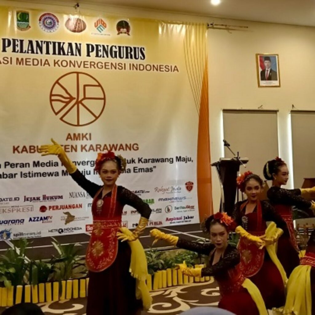 Tarian Salaka Domas Buka Pelantikan AMKI Karawang 2026–2029, Gaungkan Semangat Kebhinekaan