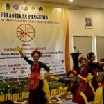 Tarian Salaka Domas Buka Pelantikan AMKI Karawang 2026–2029