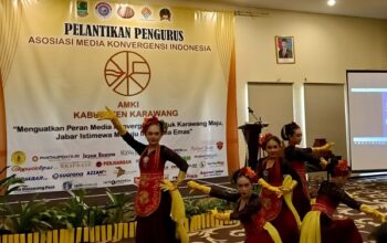 Tarian Salaka Domas Buka Pelantikan AMKI Karawang 2026–2029