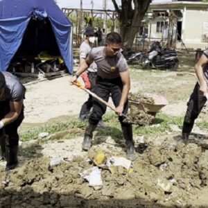 Taruna Akpol Hadir untuk Masyarakat, Bersihkan Fasilitas Publik di Aceh Tamiang
