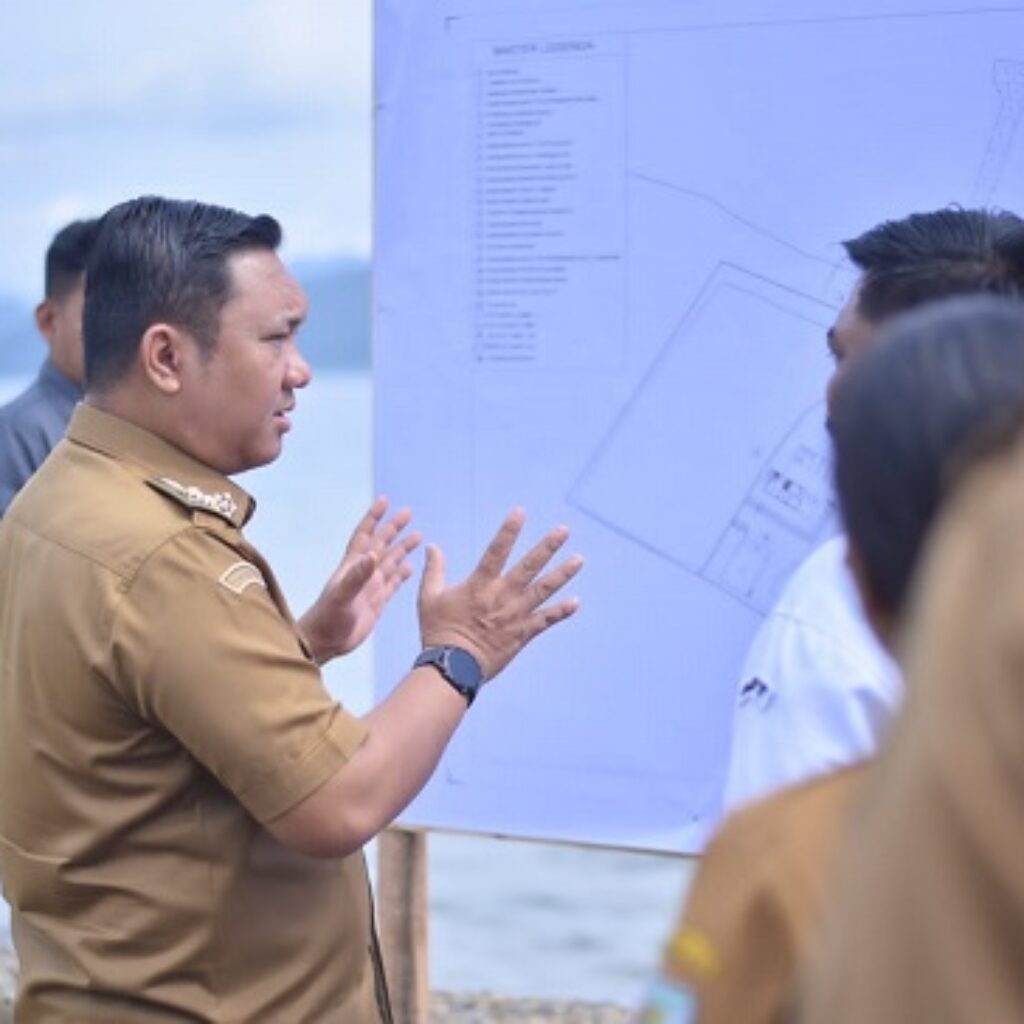 Dorong Kemandirian Nelayan, Wabup Pesawaran Hadiri Ground Breaking Kampung Nelayan Merah Putih
