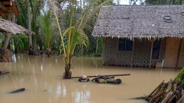 Banjir Kampung Sabang Desa Sidamukti Pandeglang selama tiga hari