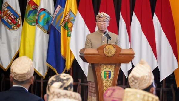 ASN Lampung mengenakan batik khas pada program Hari Kamis Beradat